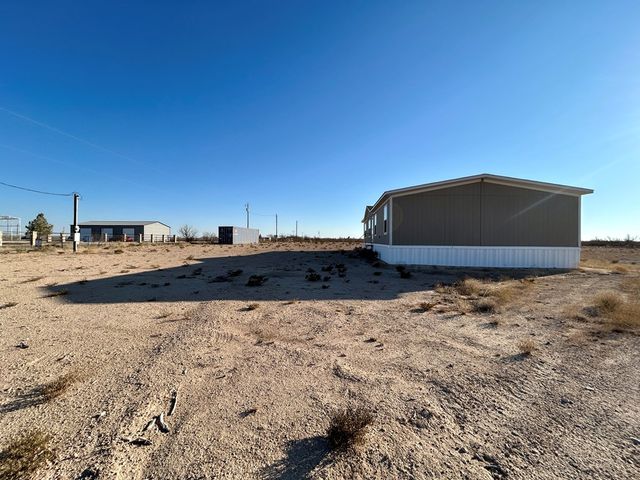 5089 N Gonzalez Rd, Fort Stockton, TX 79735