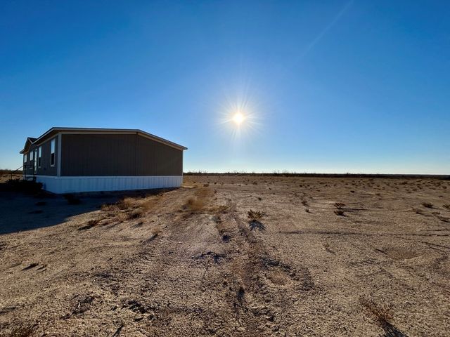 5089 N Gonzalez Rd, Fort Stockton, TX 79735