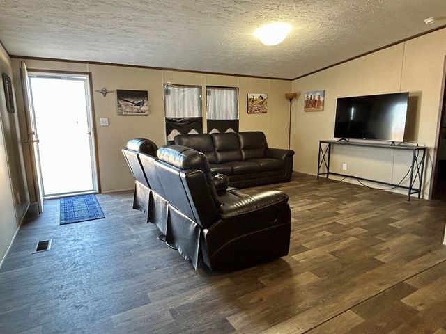 5089 N Gonzalez Rd, Fort Stockton, TX 79735