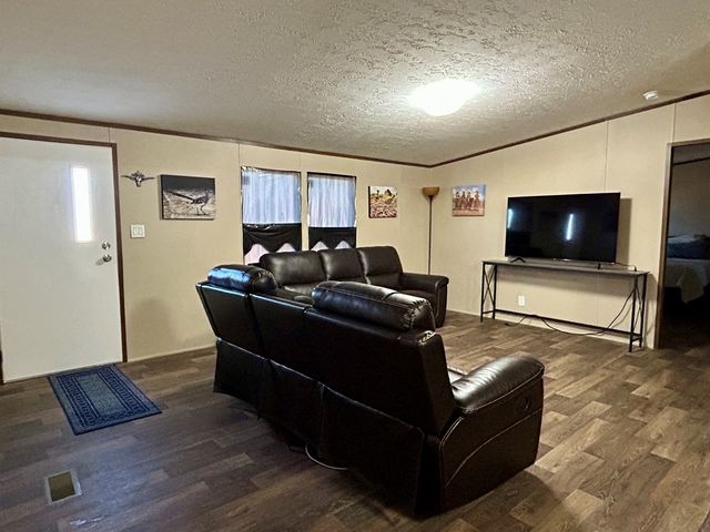 5089 N Gonzalez Rd, Fort Stockton, TX 79735