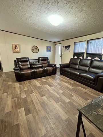 5089 N Gonzalez Rd, Fort Stockton, TX 79735