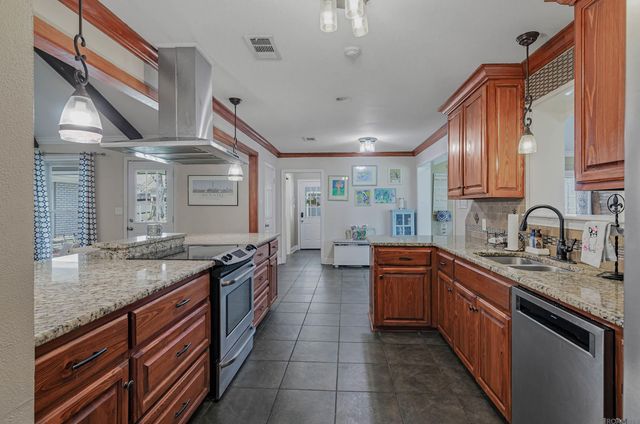 14133 Woodland Ridge Ave, Baton Rouge, LA 70816