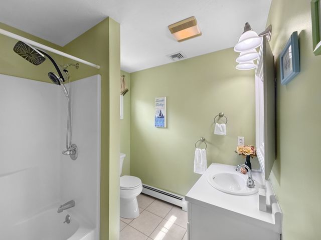 5 Swan Circle, Shrewsbury, MA 01545