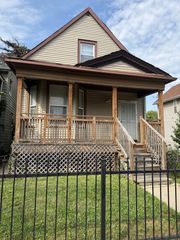 1030 N Parkside Avenue 2F, Chicago, IL 60651