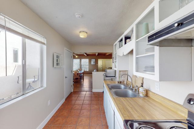 1613 Morningside Drive NE, Albuquerque, NM 87110