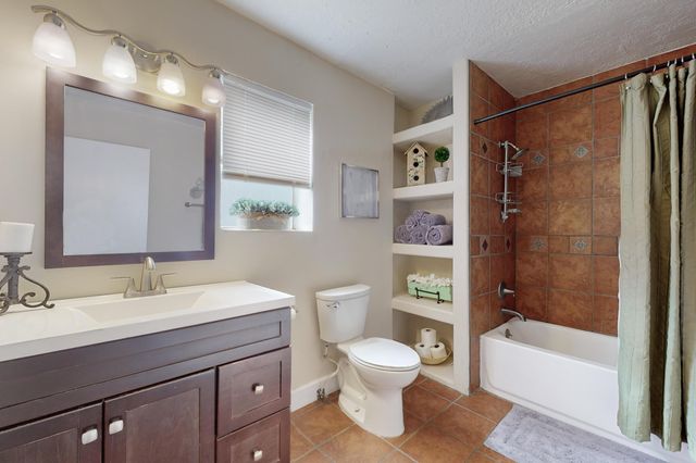 1613 Morningside Drive NE, Albuquerque, NM 87110