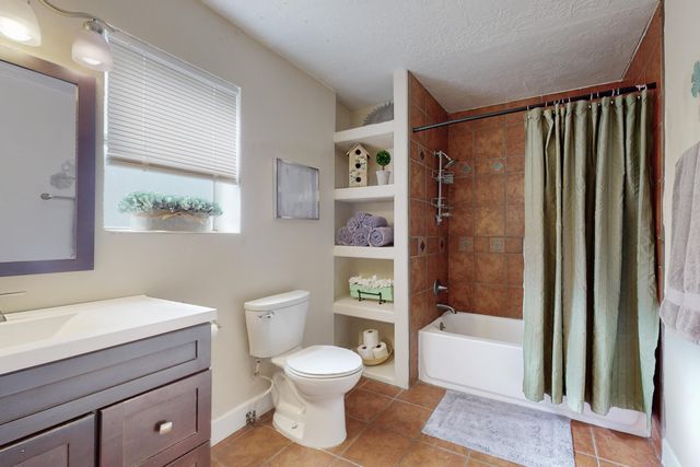 1613 Morningside Drive NE, Albuquerque, NM 87110