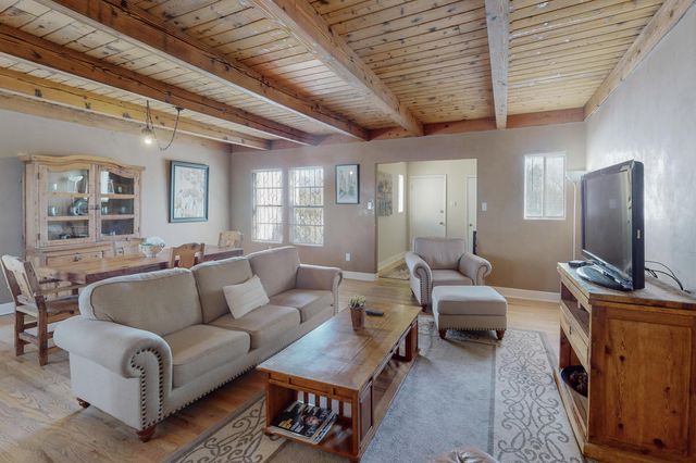 1613 Morningside Drive NE, Albuquerque, NM 87110