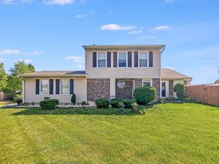 832 Debra Lane, Elk Grove Village, IL 60007