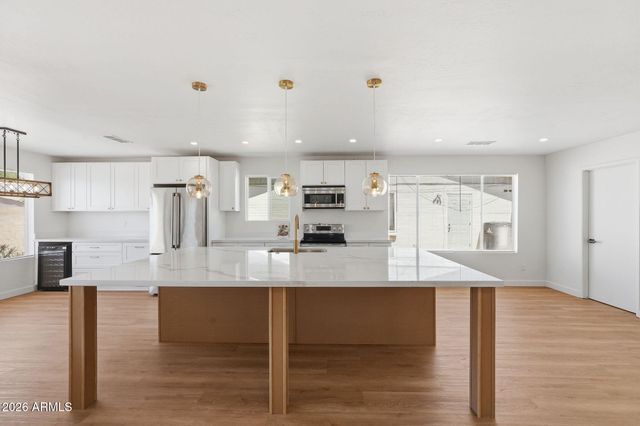 4062 W CHRISTY Drive, Phoenix, AZ 85029