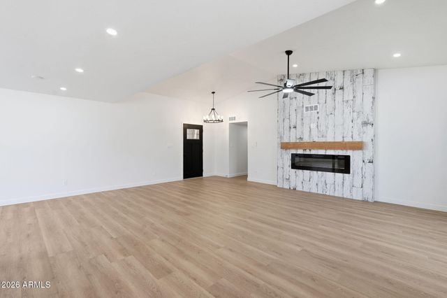 4062 W CHRISTY Drive, Phoenix, AZ 85029