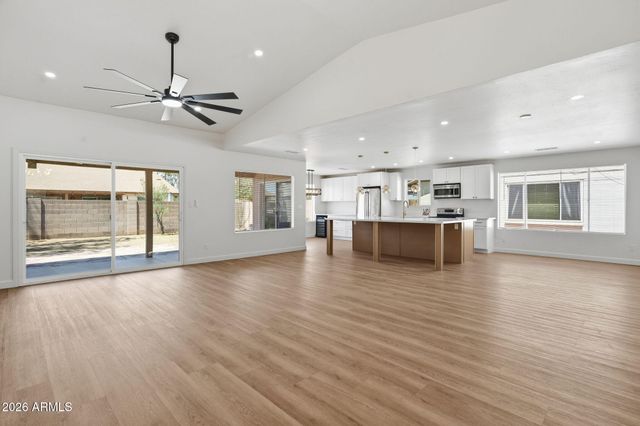 4062 W CHRISTY Drive, Phoenix, AZ 85029