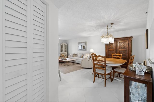 6866 Huntington Lane 304, Delray Beach, FL 33446