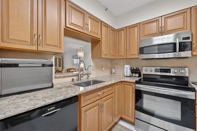 6866 Huntington Lane 304, Delray Beach, FL 33446