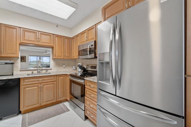 6866 Huntington Lane 304, Delray Beach, FL 33446