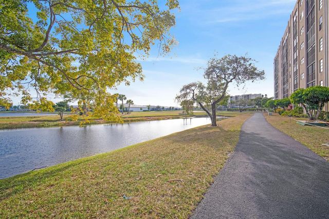 6866 Huntington Lane 304, Delray Beach, FL 33446