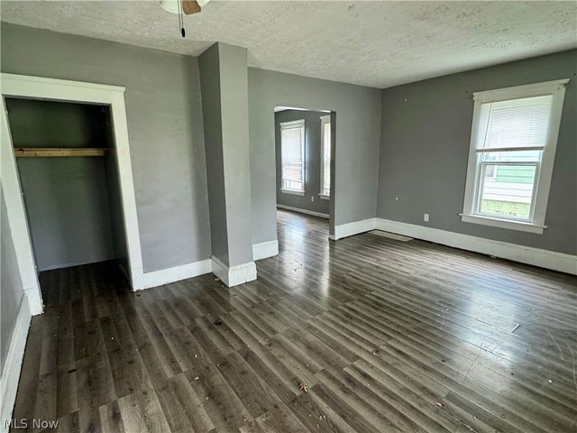 859 Whitcomb Road, Cleveland, OH 44110