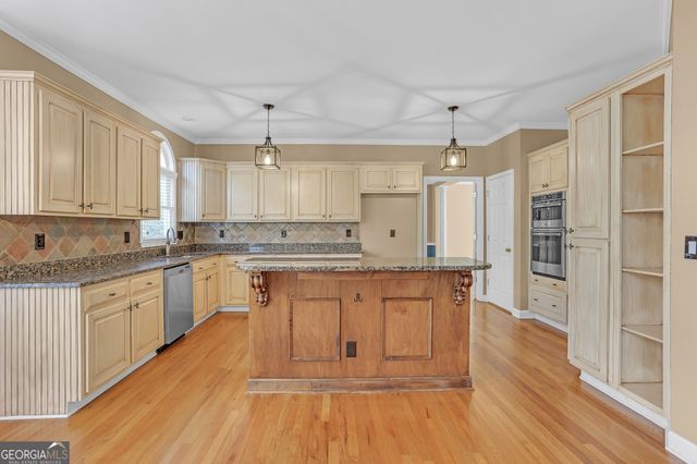 105 Kensington Pond Courts, Roswell, GA 30075