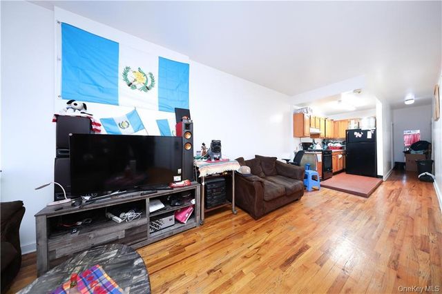 5813 4th Avenue, Brooklyn, NY 11220