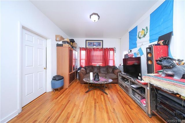 5813 4th Avenue, Brooklyn, NY 11220