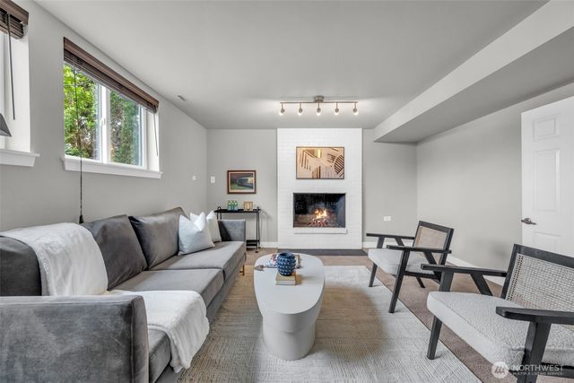 32212 25th Ave SW, Federal Way, WA 98023