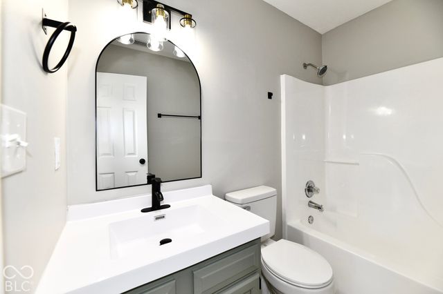6411 River Run Drive, Indianapolis, IN 46221