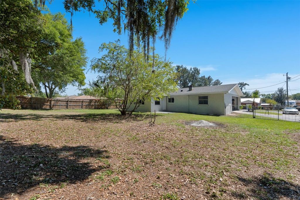 Image 29 of property listing at 6133 SE 125TH PLACE, Belleview, FL 34420
