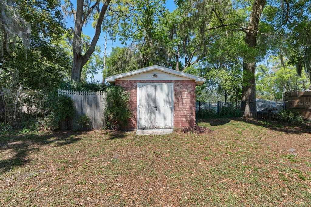 Image 30 of property listing at 6133 SE 125TH PLACE, Belleview, FL 34420