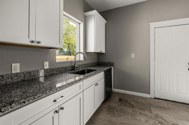 700 N Church Street, Decatur, TX 76234