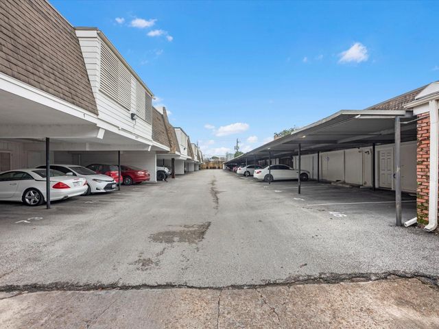 2647 Marilee Ln, Houston, TX 77057