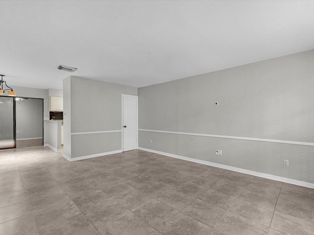 2647 Marilee Ln, Houston, TX 77057