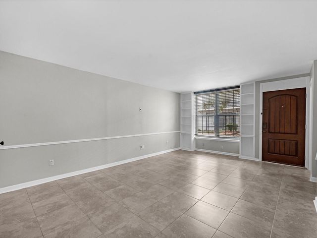 2647 Marilee Ln, Houston, TX 77057