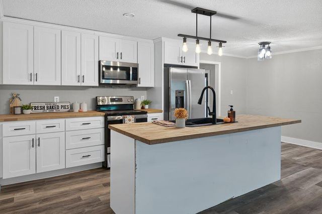 89 Alexander Way, Lookout Mountain, GA 30750