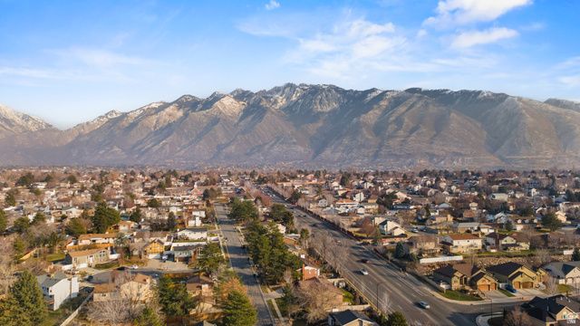 1093 E COLIMA DR, Sandy, UT 84094