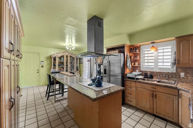 1093 E COLIMA DR, Sandy, UT 84094