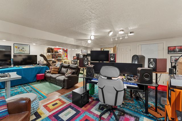 1093 E COLIMA DR, Sandy, UT 84094