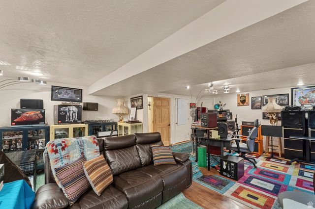 1093 E COLIMA DR, Sandy, UT 84094