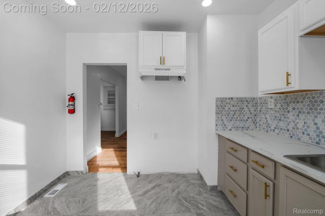 3307 Fullerton Street, Detroit, MI 48238