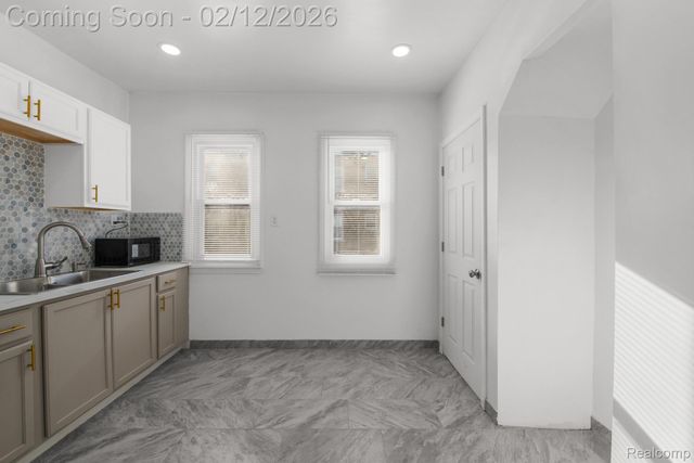 3307 Fullerton Street, Detroit, MI 48238