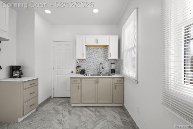 3307 Fullerton Street, Detroit, MI 48238