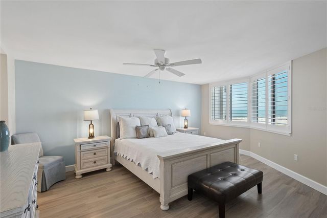 5880 MIDNIGHT PASS ROAD 704, Sarasota, FL 34242