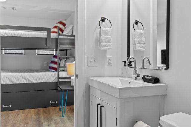 1113 Archer St, Nashville, TN 37203