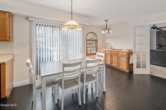 1104 McKinley Avenue, Rotterdam, NY 12303