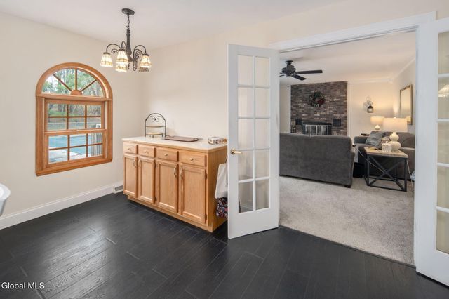 1104 McKinley Avenue, Rotterdam, NY 12303