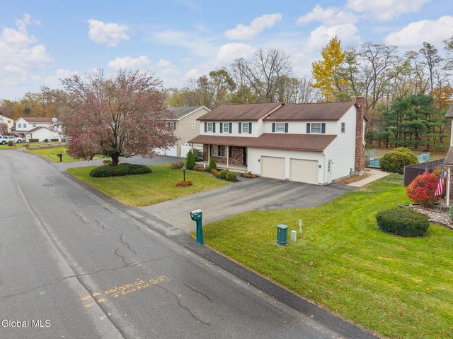 1104 McKinley Avenue, Rotterdam, NY 12303