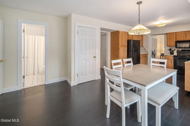 1104 McKinley Avenue, Rotterdam, NY 12303