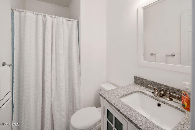 1104 McKinley Avenue, Rotterdam, NY 12303