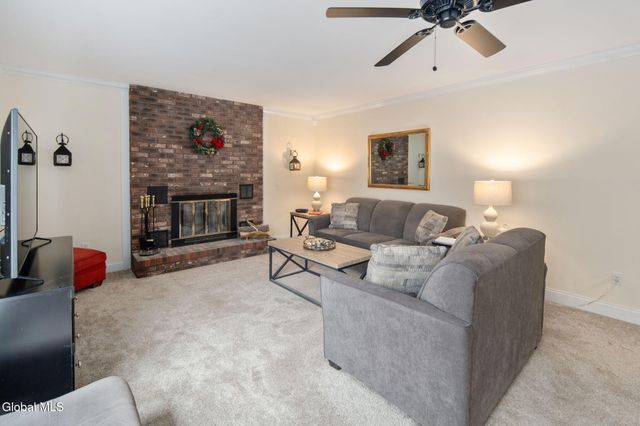 1104 McKinley Avenue, Rotterdam, NY 12303