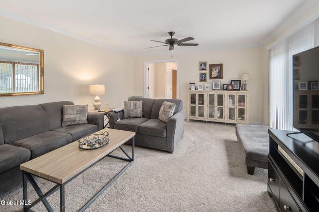 1104 McKinley Avenue, Rotterdam, NY 12303