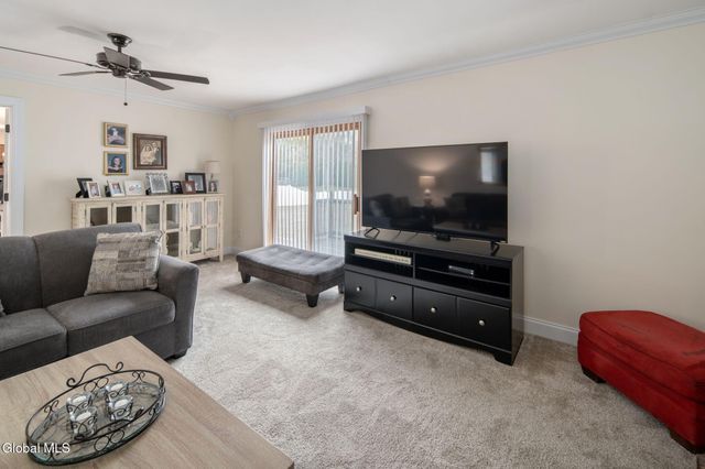 1104 McKinley Avenue, Rotterdam, NY 12303